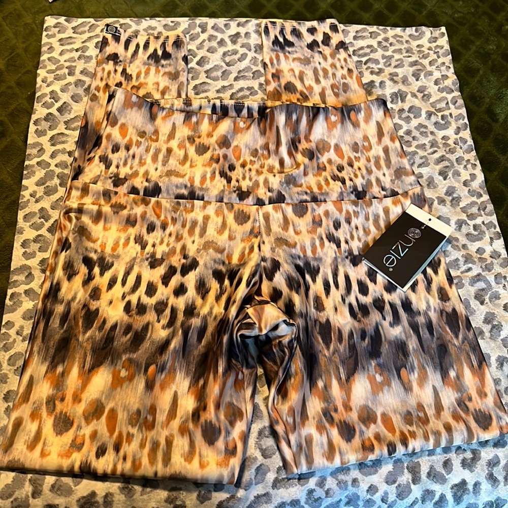Brandnew onzie leggings